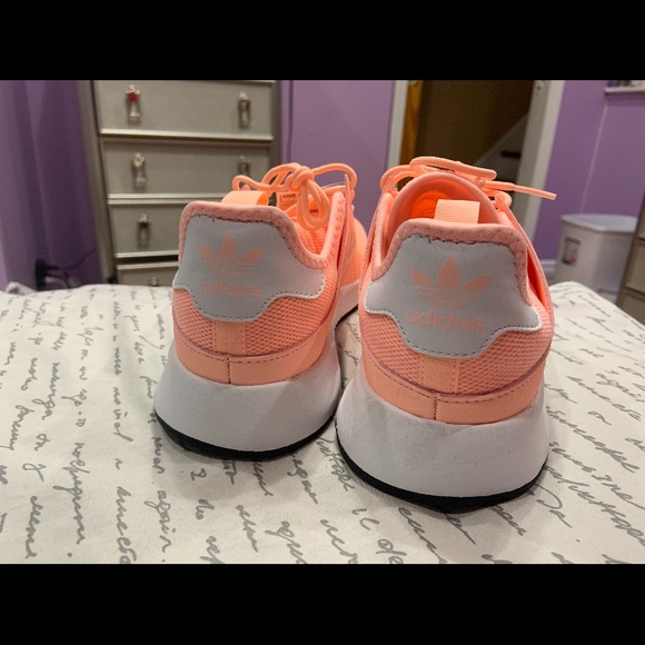 Adidas shoes - Picture 2 of 4